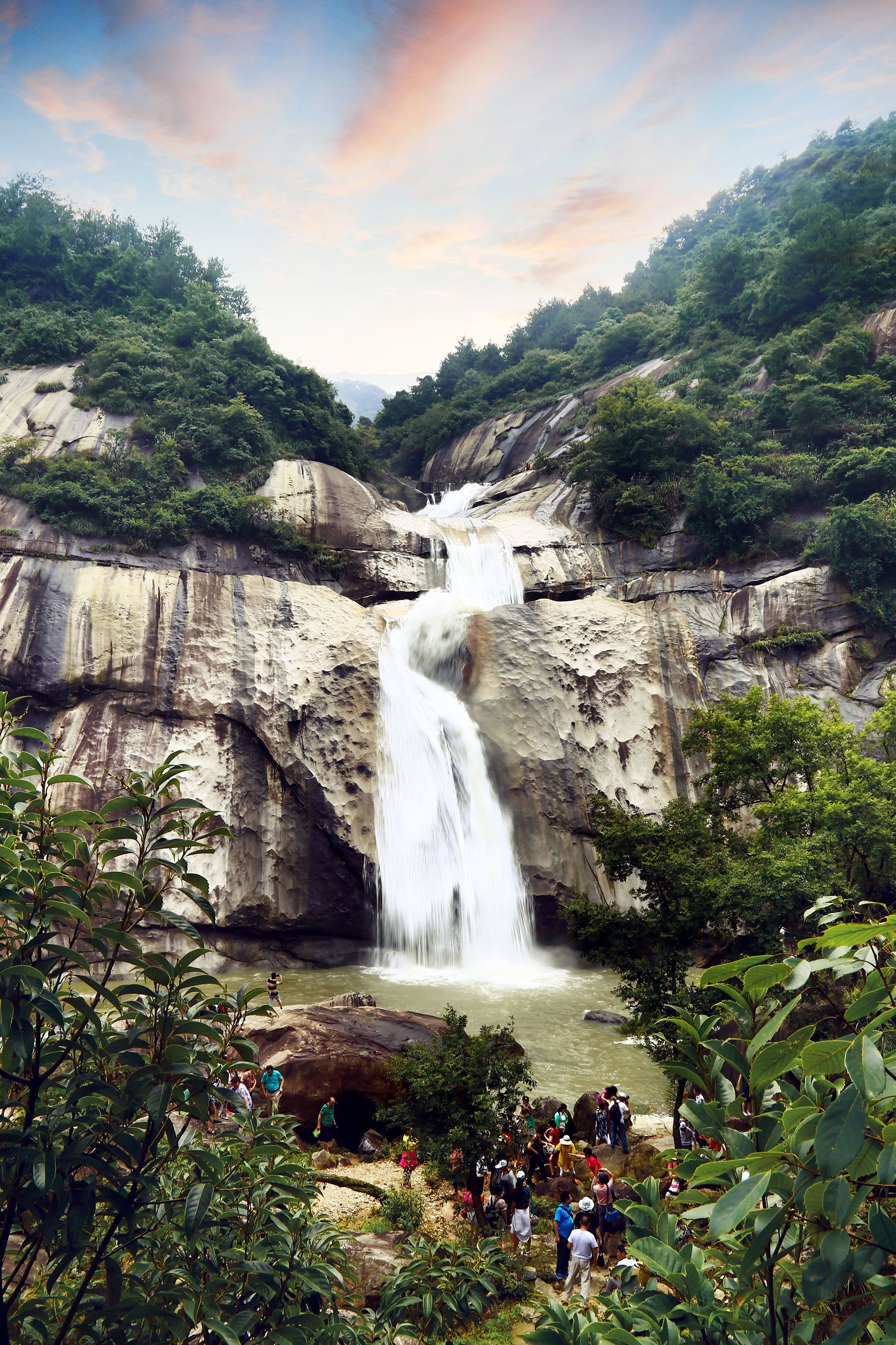 彩霞飞瀑(图1)